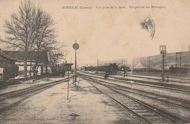 Gare d'Aurillac - vue des montagnes